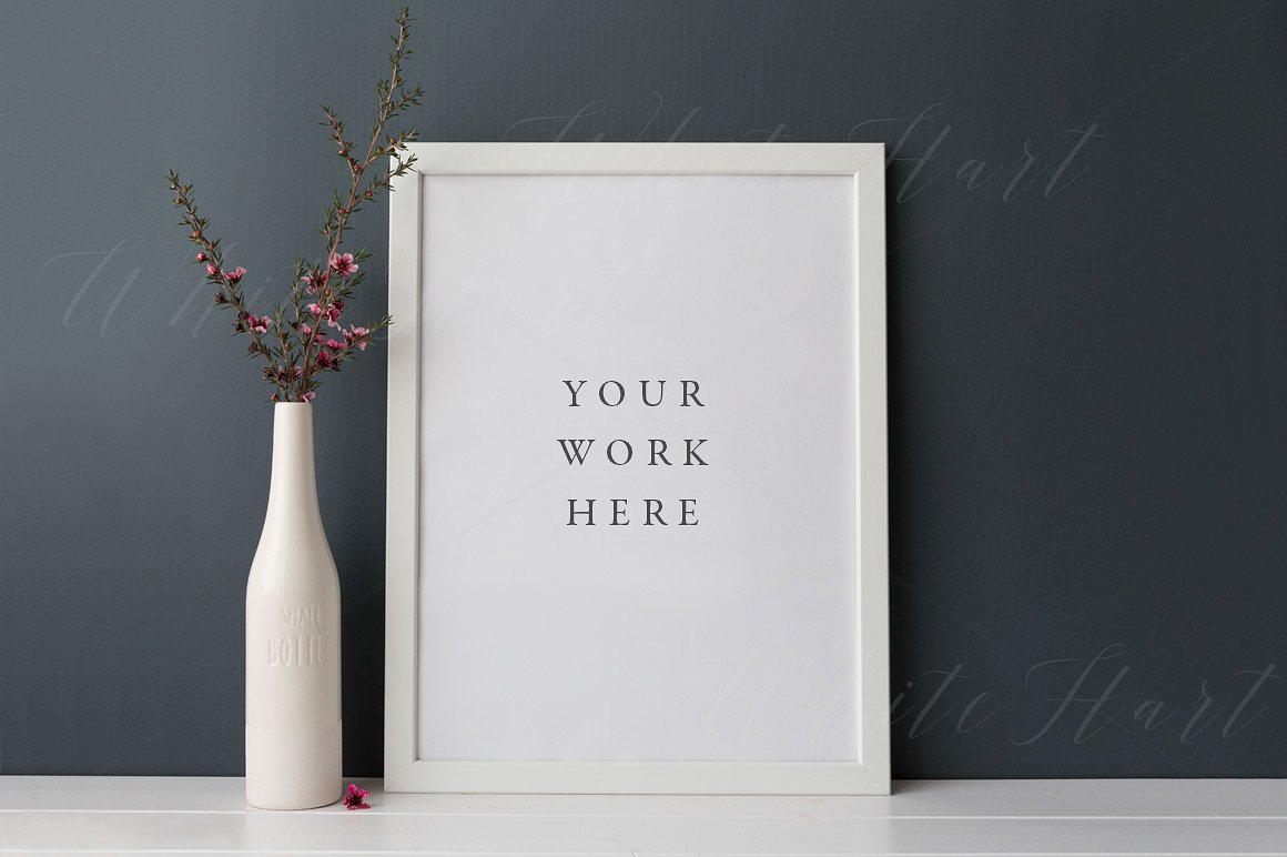 30×40暗色背景画册相框样机模板 30×40 dark background frame mock up