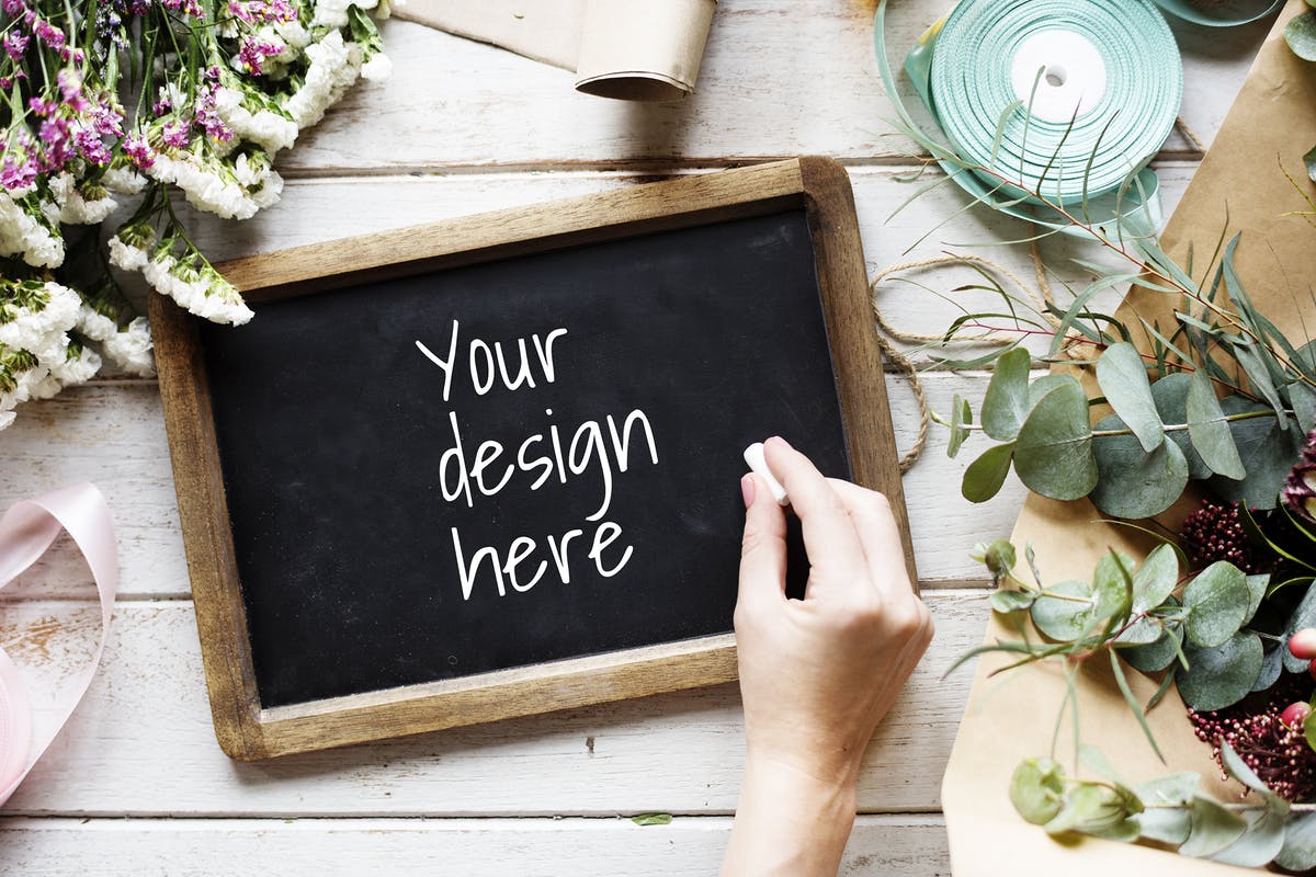 迷你小黑板设计展示样机模板 Blackboard Design Mockup