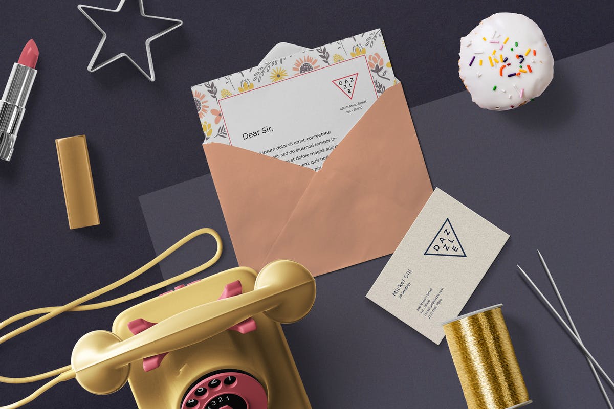精装漂亮生日贺卡&信封样机 Greeting Card & Envelope Mockups