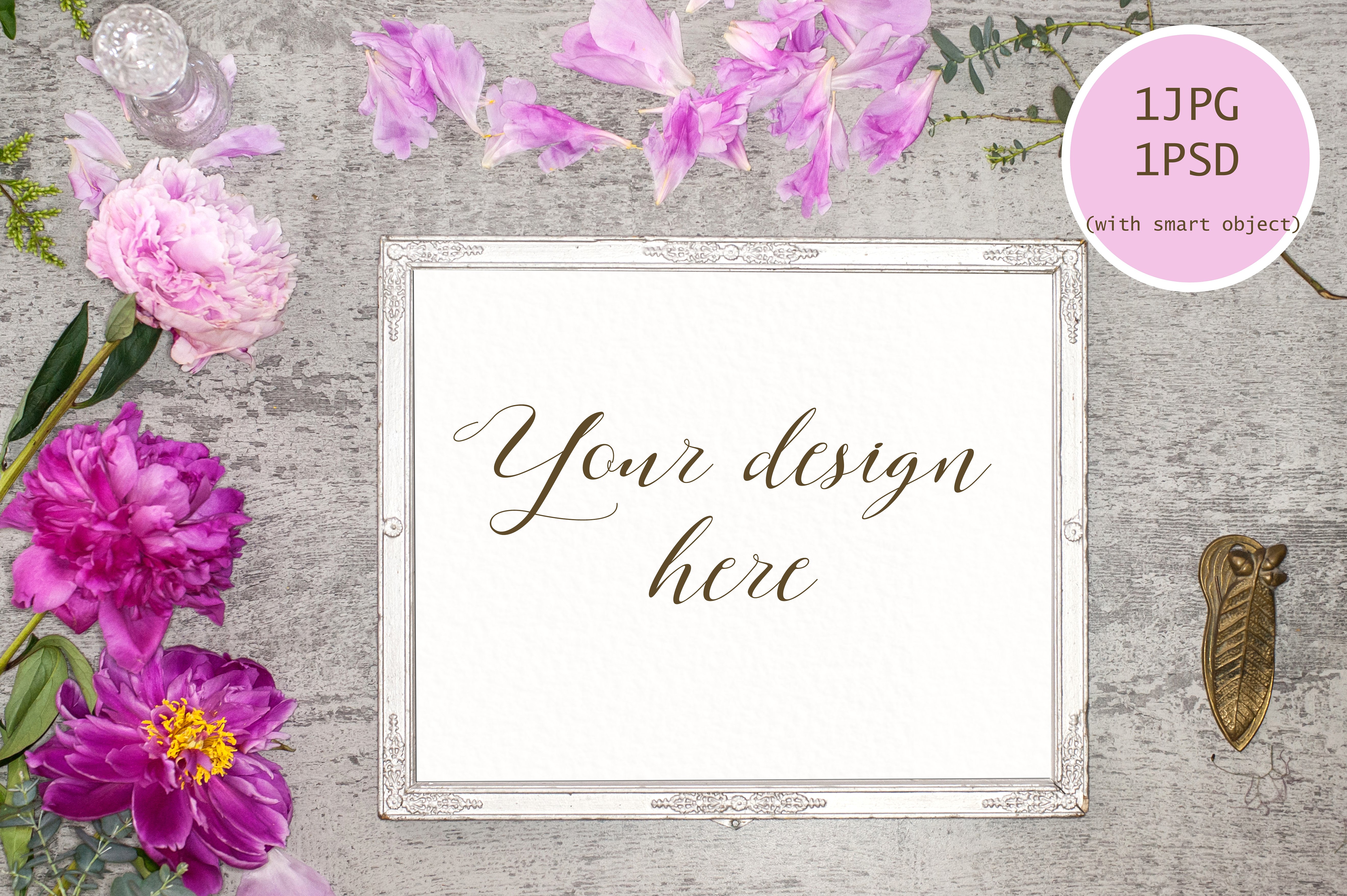 粉红色牡丹花卉装饰银色框架样机模板 Peony mock up
