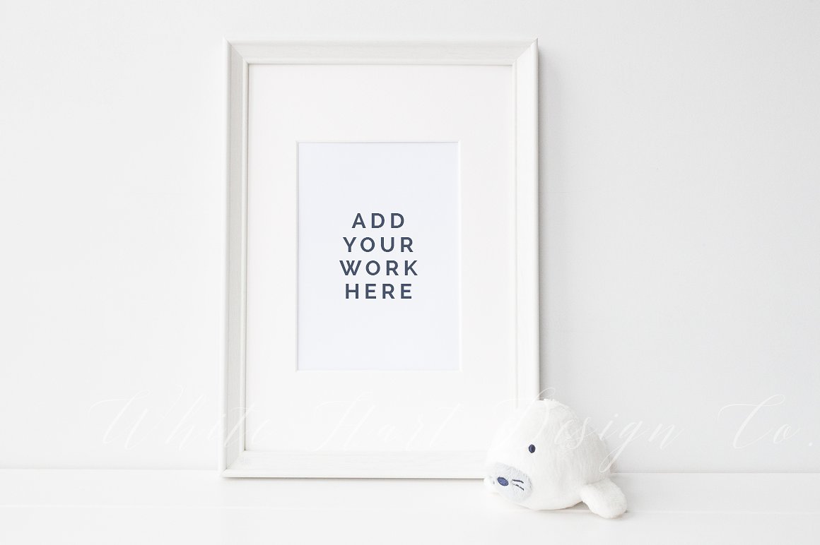 婴儿/托儿所主题相框框架样机模板 Frame mock up – Baby/Nursery theme