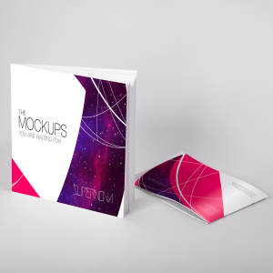 软封产品目录产品手册封面&封底设计PSD样机01 Softcover Landscape Catalog PSD Mockup 01