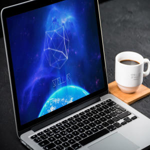 13寸MacBook Pro笔记本电脑屏幕预览样机模板01 MacBook Pro Retina 13 Mockup 01