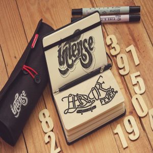 素描作品袖珍笔记本样机展示模板 Sketch Pocket Notebook Hortizontal