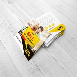 方形传单样机模板 Square Flyer Mock-Up