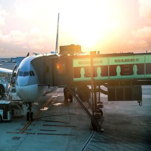 机场飞机海报广告牌样机模板 Poster / Billboard Mock-ups – Airport Edition