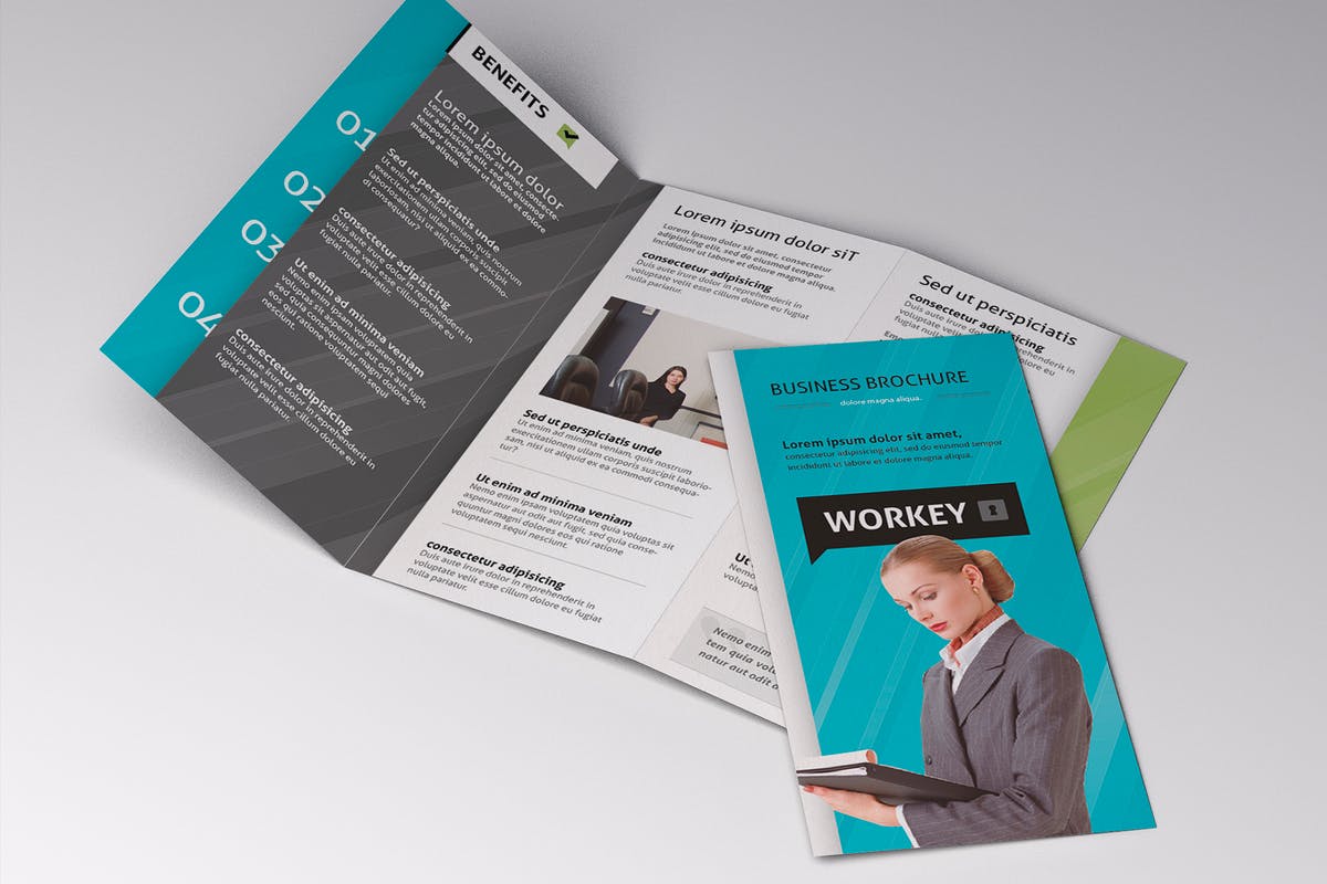 逼真简约的海报折叠传单样机模板 Flyer Mockup