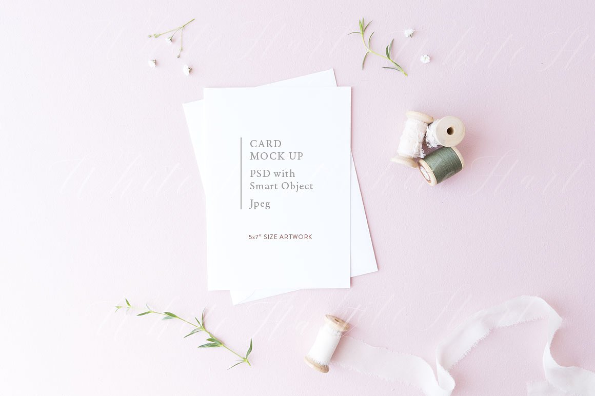 春季系列5×7白色便签样机模板 5×7 card mock up on white envelope