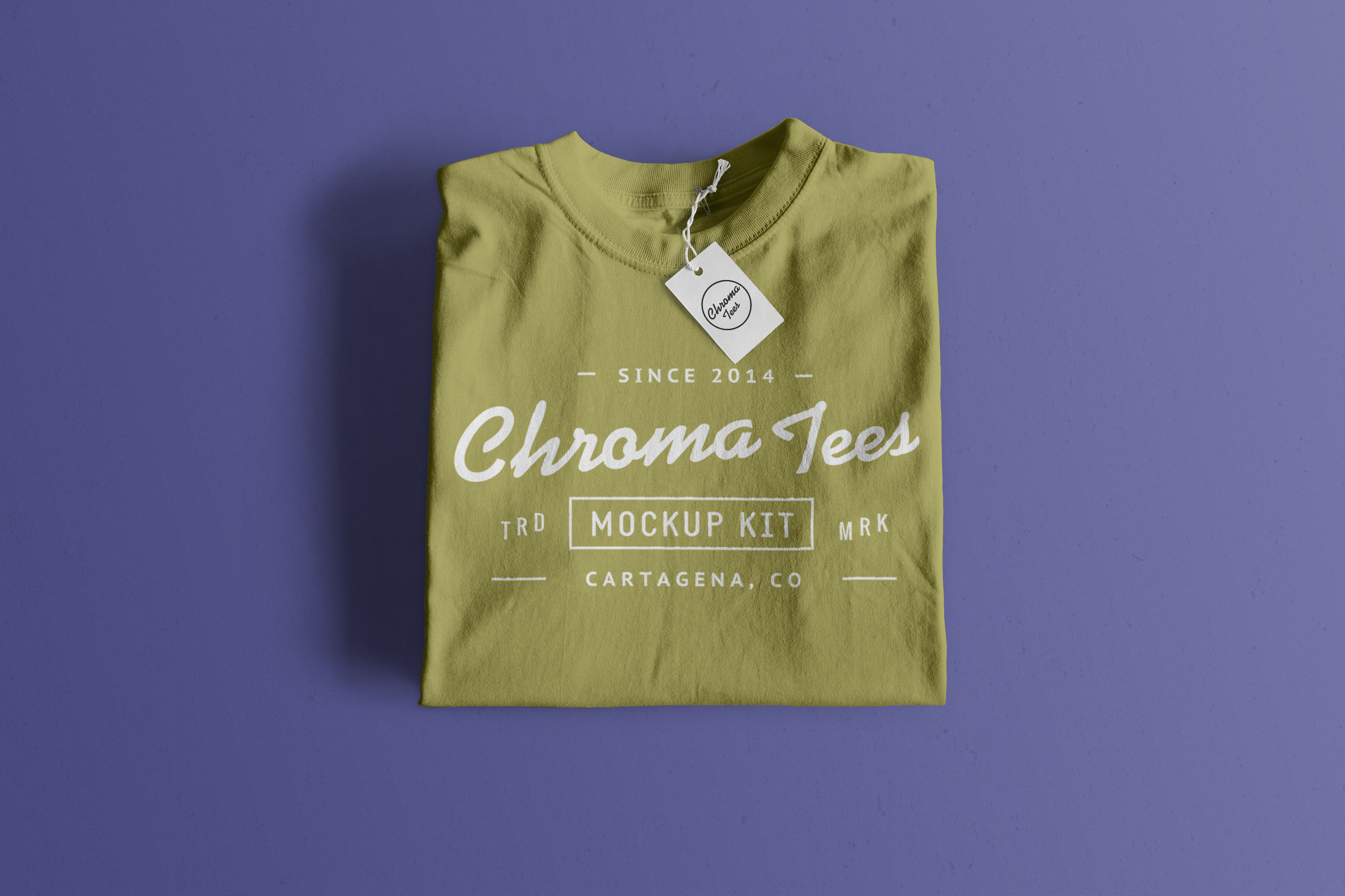 折叠T恤胸前印花图案设计样机模板01 Folded T-Shirt Mockup 01