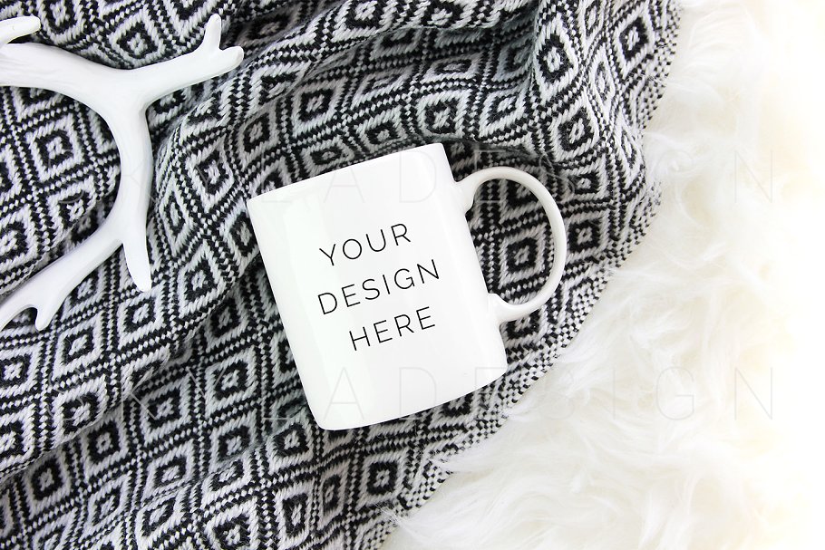 白色咖啡马克杯样机模板 White coffee mug mockup photo