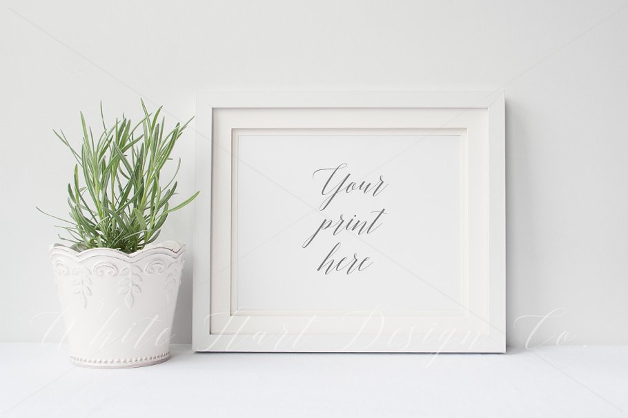 现代风景画样机模板 Landscape frame mock up – PSD/Jpeg