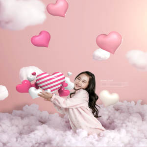 粉色爱心儿童海报设计素材