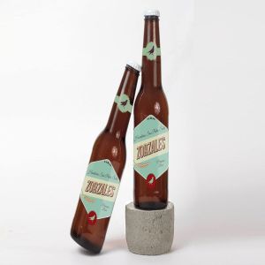 棕色玻璃啤酒瓶样机设计模板V2 Beer Bottle Mock Up Vol 02