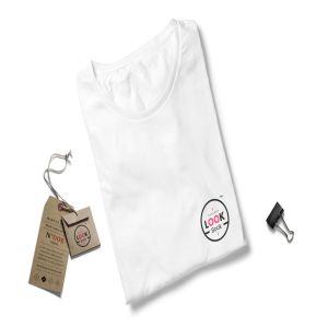 简约时尚的T恤衣服服装设计VI样机展示模型mockups