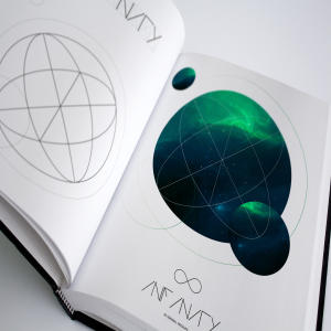 艺术作品展览图书封面设计图样机模板6 Art Book Mockup 6