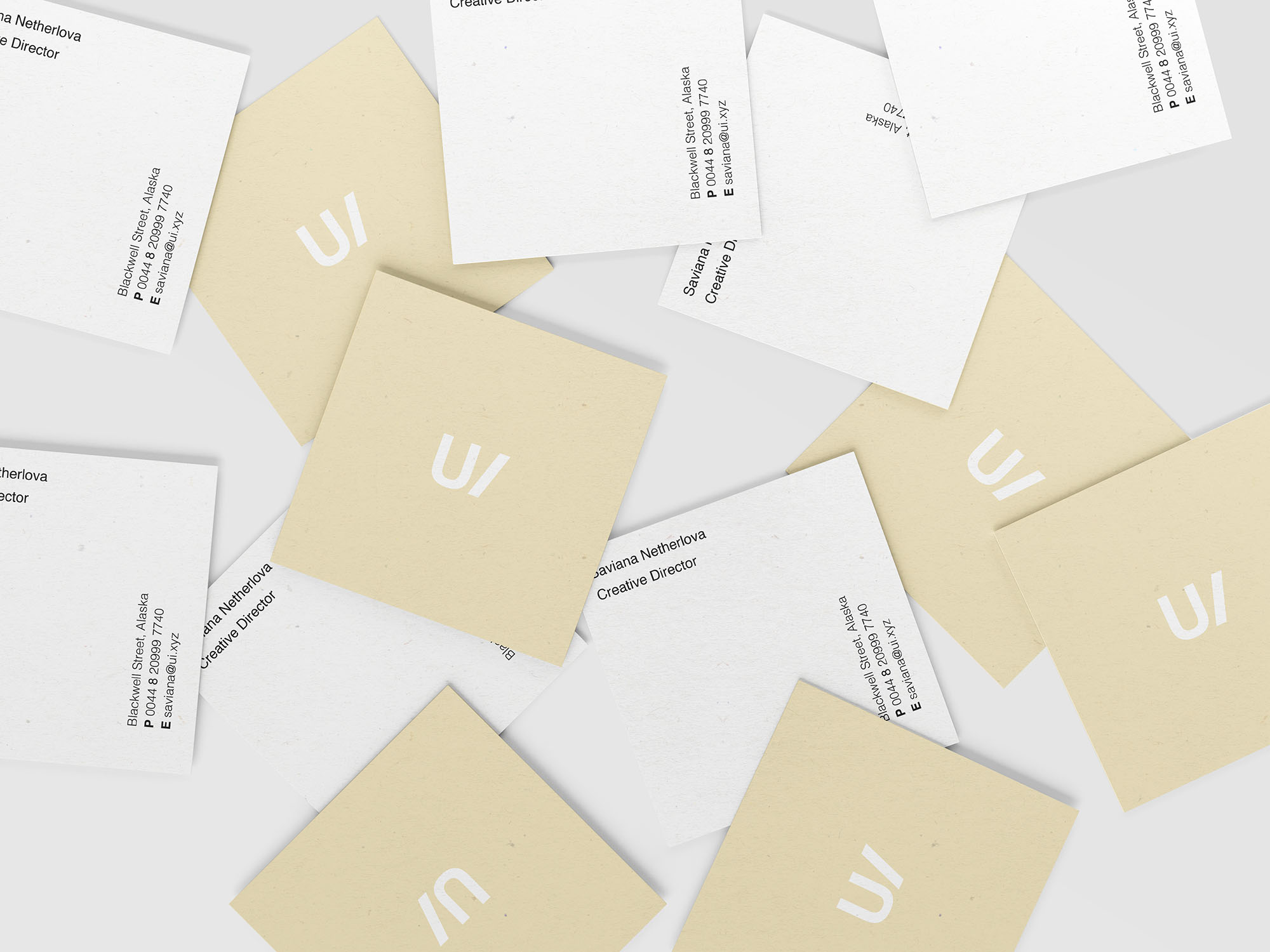 方形企业名片设计堆叠效果图样机PSD模板 Square Business Cards Mockup (PSD)