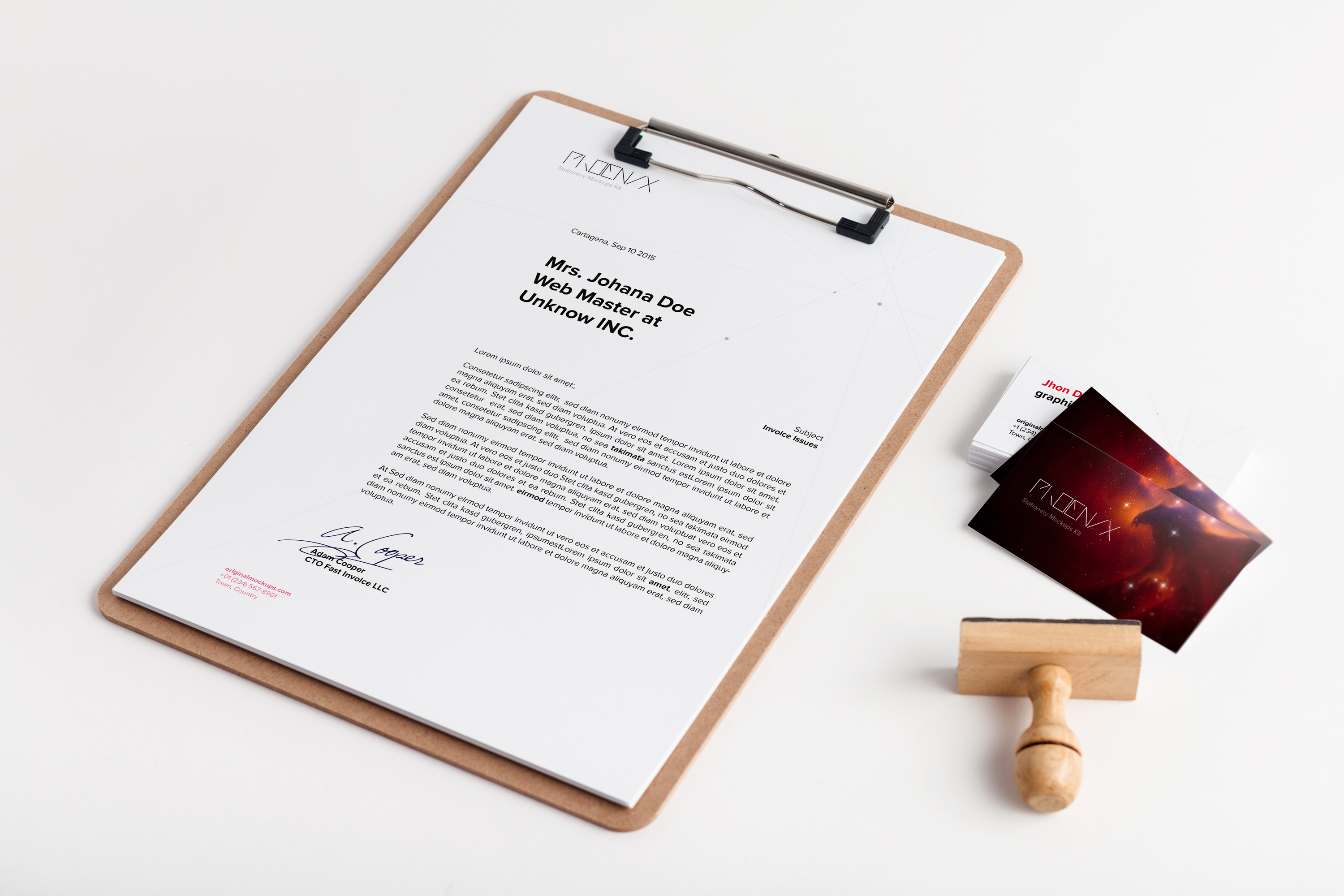 A4剪贴板和企业名片品牌VI设计效果图样机01 A4 Clipboard and Business Cards Mockup 01