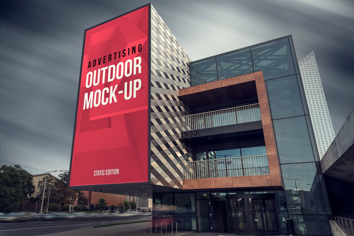户外巨型广告海报动态样机模板 Animated Outdoor Advertising Mockups