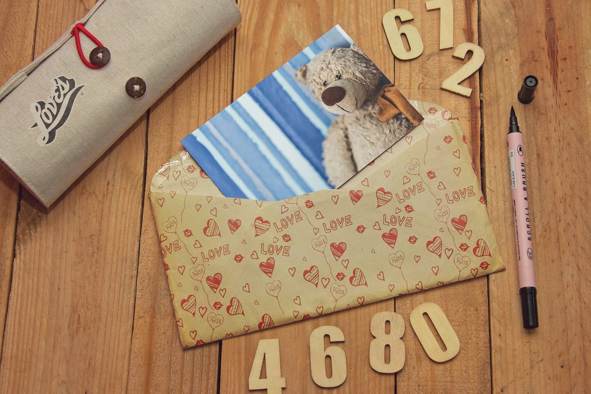 个性化信封邀请函设计样机模板 Personalized Invitation