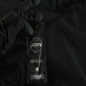 黑色品牌服装吊牌标签样机模板 Black Edition Tag Label Mockup