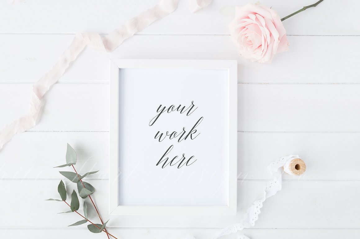 白色唯美简约矢量相框样机模板 Styled frame mock up – Pink roses