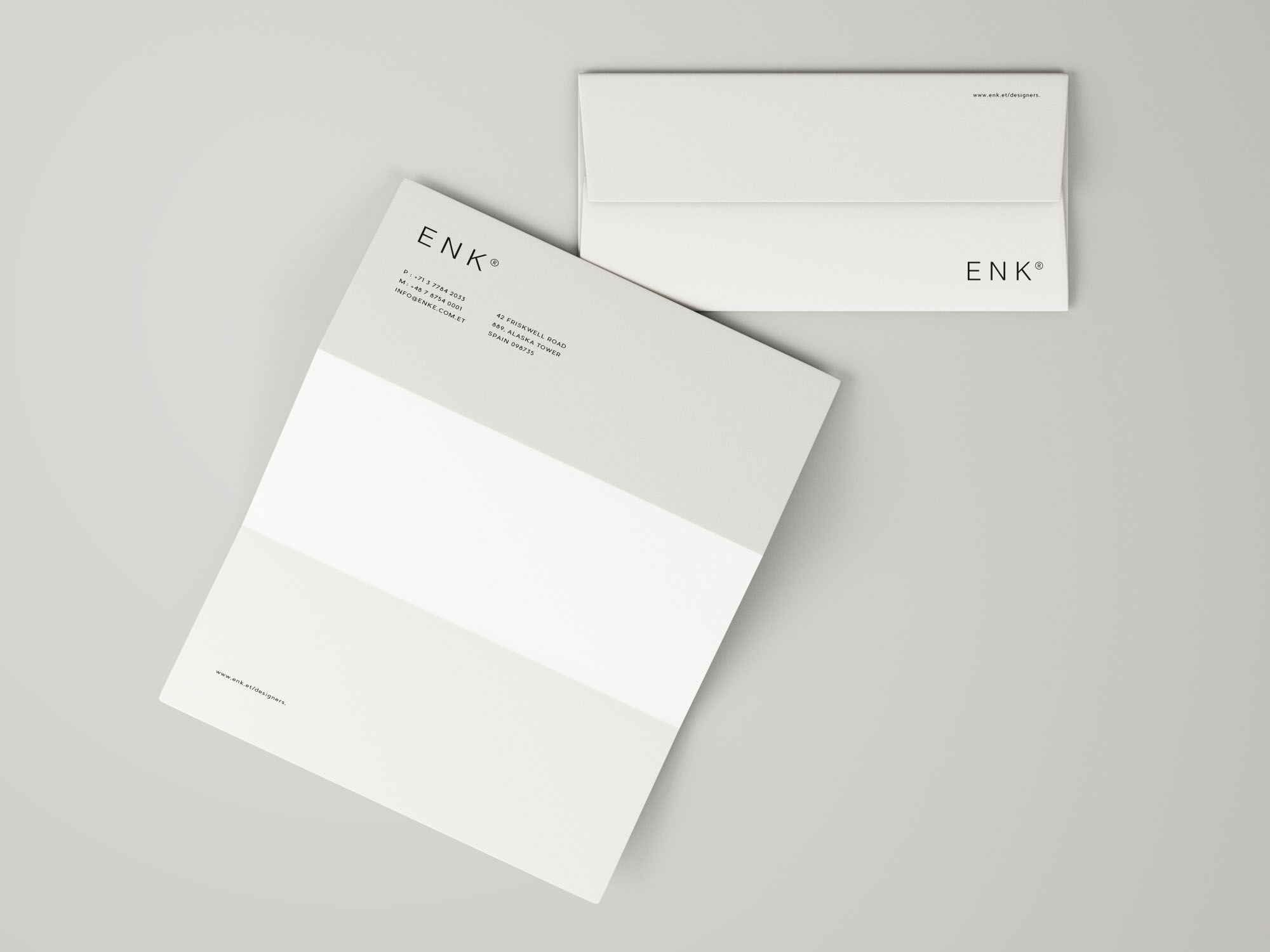 企业信封和A4信纸信头设计图样机 Envelope and A4 Folded Letterhead Mockup