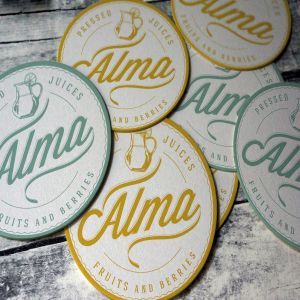 复古圆形杯垫标签展示样机 Coaster Round Label Mockup