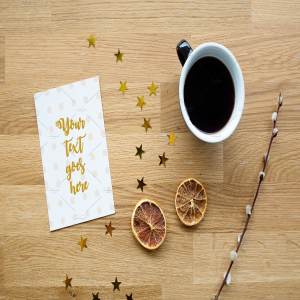 高品质的优雅邀请函婚礼请帖样机展示模型mockups