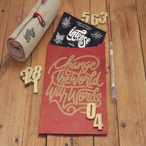 个性化办公用品复古信封样机展示模板 Personalized Office Envelope.zip