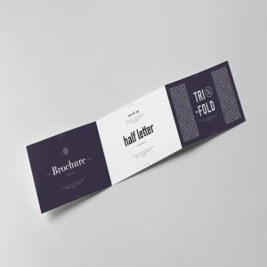 三折页长方形小册子传单样机 Tri-Fold Half Letter Horizontal Brochure Mock-up