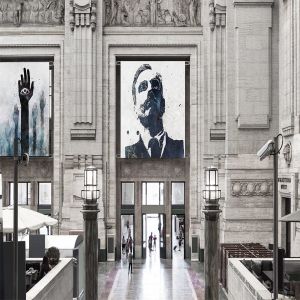 大厅门口巨幅海报设计效果图样机模板 Classy Poster Mock-up