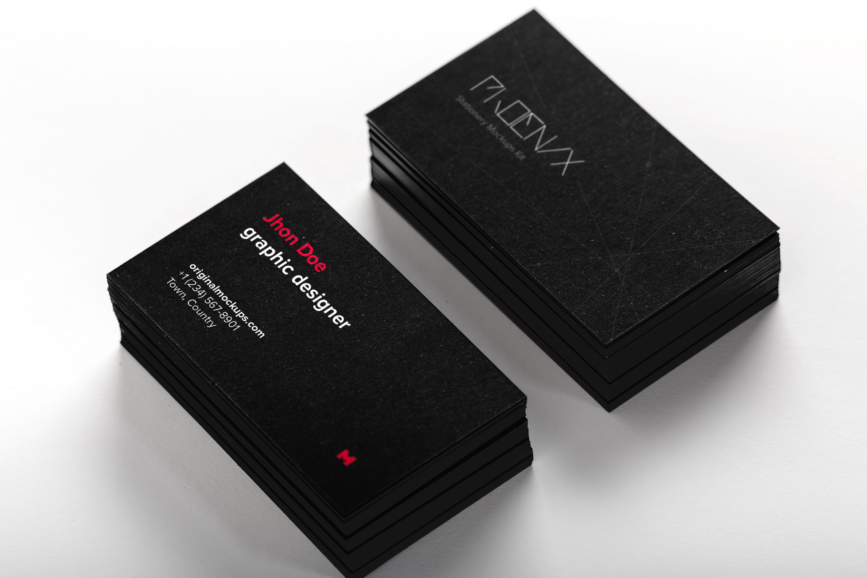 黑色企业＆工作室名片设计效果图样机模板01 Black Business Cards Mockup 01