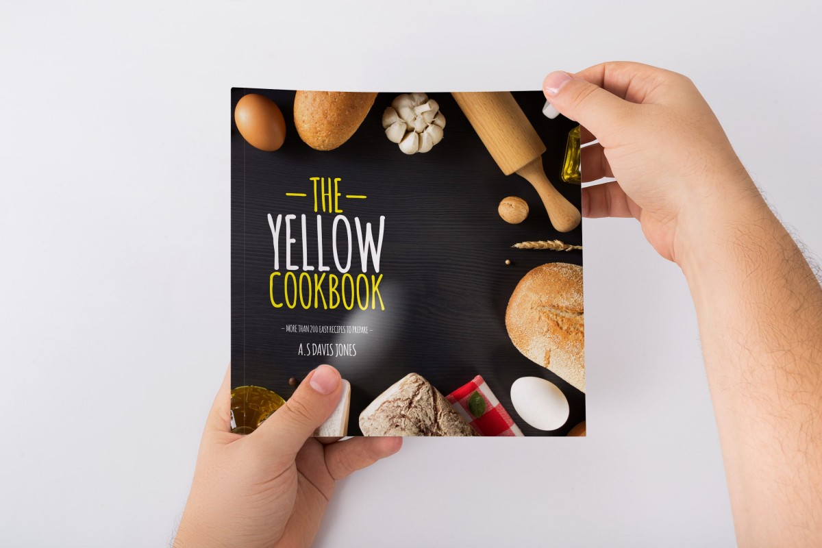 黄色调菜谱食谱模板 Yellow Cookbook, Free Bakery CookBook Template for InDesign